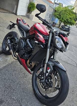 TRIUMPH STREET TRIPLE 765 RS 